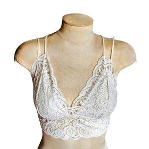 VS PINK White Lace Triangle Bralette M Lightly Padded Wireless  Pull On
